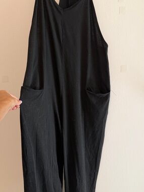 SHEIN Black Relaxed V-Neck Jumpsuit with Pockets